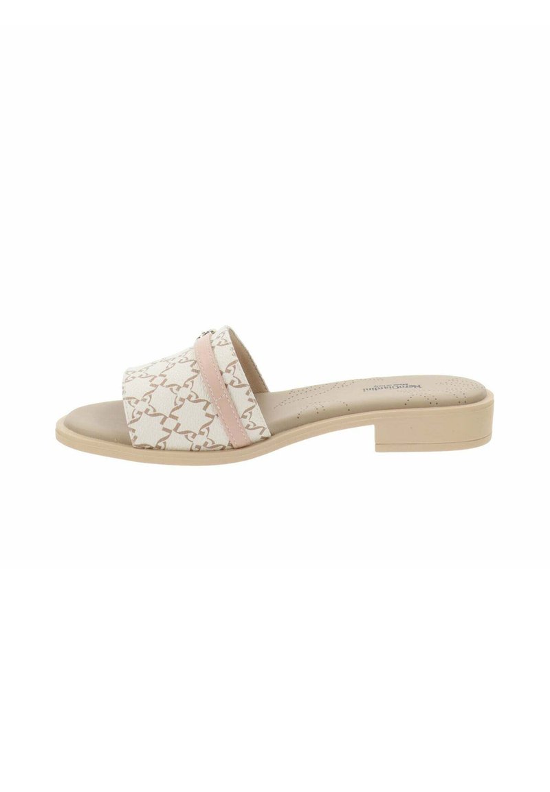 Sandal de tiras abiertas en blanco con un sutil patrón beige, que presenta una banda acentuada en rosa y un bajo tacón cuadrado. Plantilla acolchada suave.