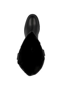 Stivale alla caviglia nero con esterno in pelle liscia, punta arrotondata e interno testurizzato. Presenta una fascia laterale per una facile calzata.