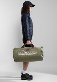Napapijri BERING - Bolsa de viaje - green lichen