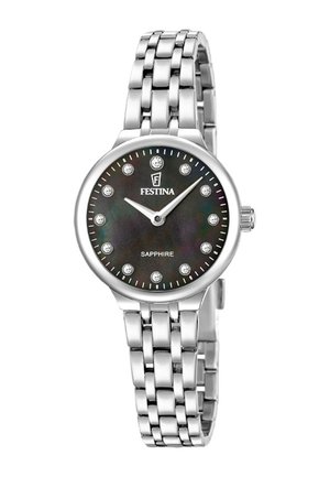 Silberne Festina-Armbanduhr mit schwarzem Zifferblatt, Kristall-Stundenmarkierungen, Saphir-Label und verbundenem Metallarmband.