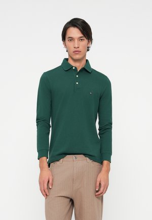 Polo - ornamental green