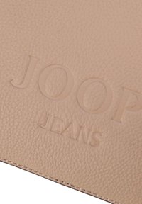 JOOP! Jeans LETTERA  CLOE SHOULDER   - Borsa a tracolla - sesame