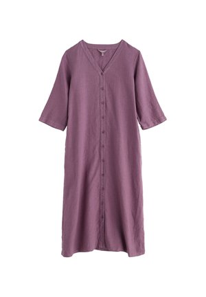 Lilla põlvpikkusega nööbitav kleit V-kaeluse ja kolmveerandvarrukatega, valmistatud kergest kangast.