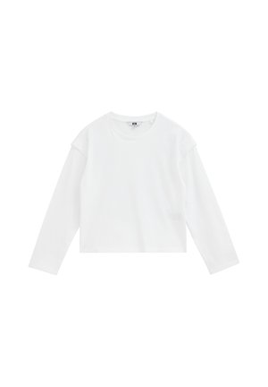 Prosty biały longsleeve z okrągłym dekoltem, luźny krój, bez widocznych wzorów ani logo.