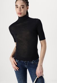 Abercrombie & Fitch Osnovna majica kratkih rukava - black beauty
