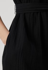GAP TIE WAIST DOWN MIDI - Särkkleit - black
