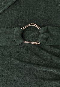 Unausgewählt, khaki