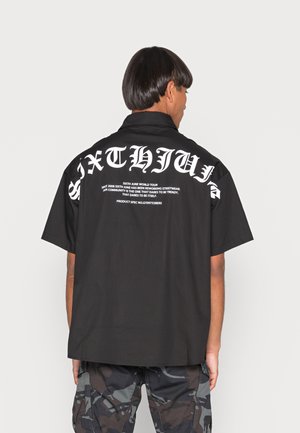 OVERSIZE SHIRT WITH BIG PRINT - Shirt - black