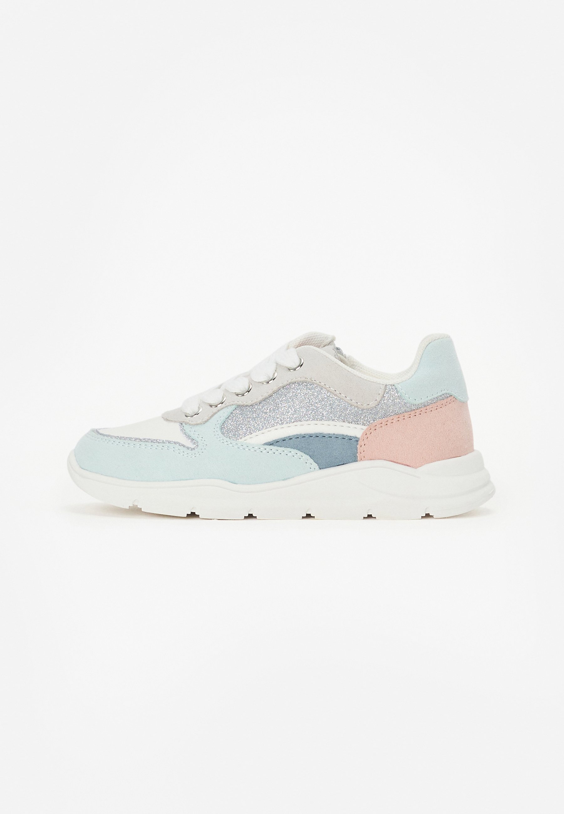 Ilusión óptica Zapatilla Que Se Ve De Diferentes Colores