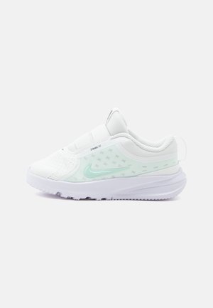 Nike Performance, STAR RUNNER 5 UNISEX - Παπούτσια για τρέξιμο σε δρόμο - summit white/arctic green/black/barely green