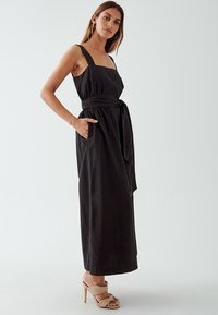 WILLA AERO  - Maksimekko - black
