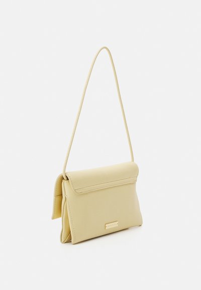 Loeffler Randall CHARLEE FLAP  - Clutch - sbutr