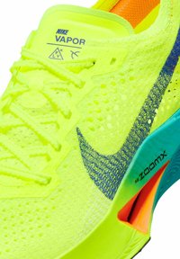 Nike Performance NIKE ZOOM X VAPORFLY NEXT 3 - Zapatillas running asfalto - gelb