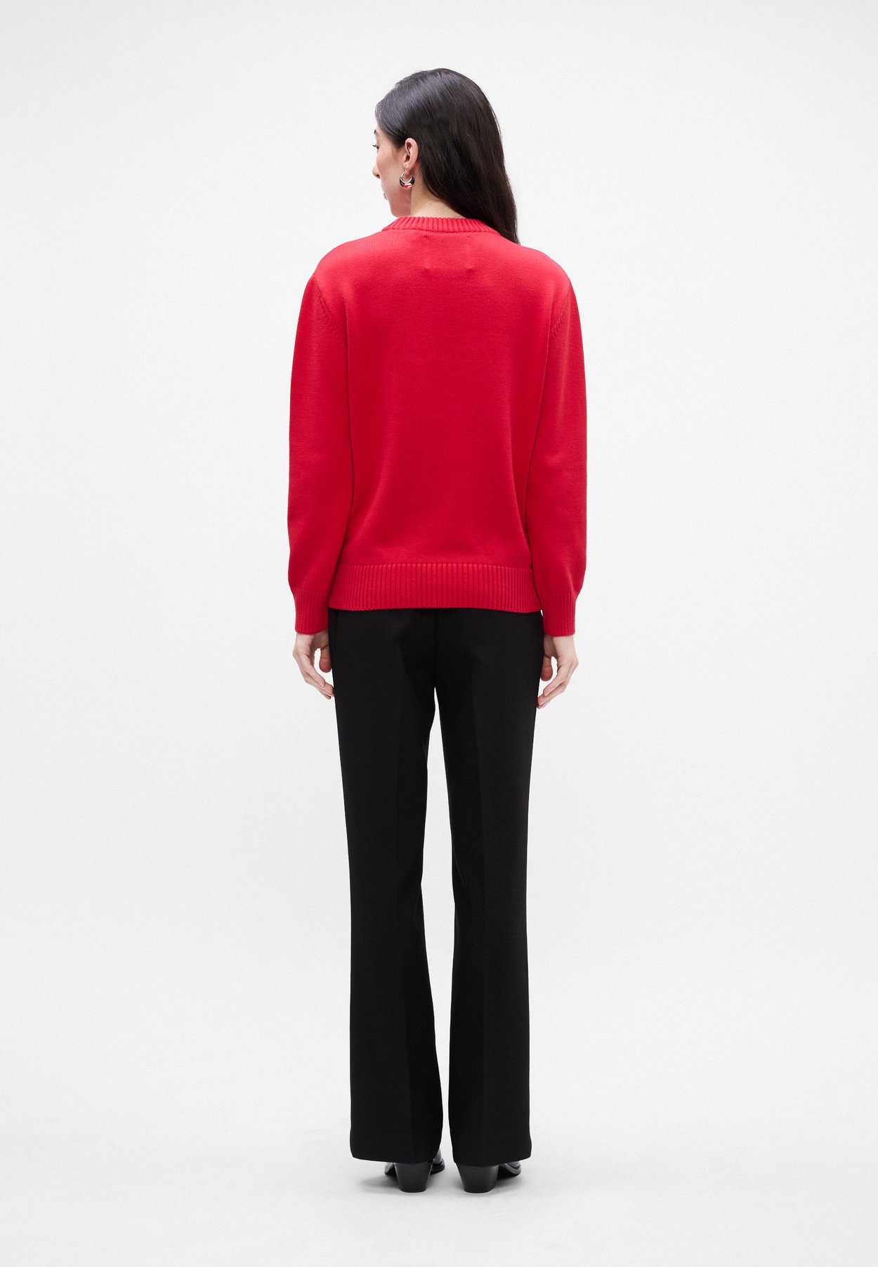 GRAPHIC C NECK