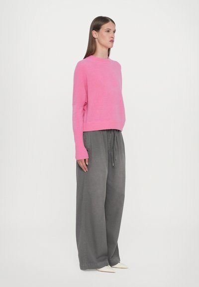 CLOSED CREW NECK CROPPED - Maglione - flamingo pink