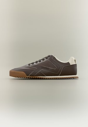 Calvin Klein, PAINTEDGE - Sneaker low - rocky brown/dark ecru