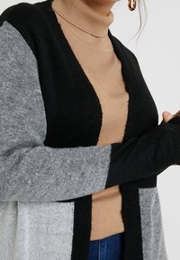 Evans Kardigan - black