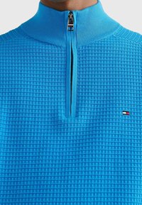 Tommy Hilfiger Stickad tröja - blue