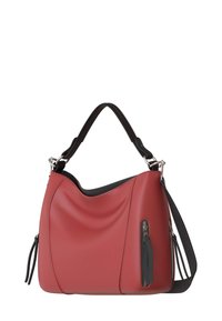 Rote Kunstleder-Handtasche mit einem weichen, geschwungenen Design. Sie verfügt über einen schwarzen Schultergurt, silberne Beschläge und eine seitliche Reißverschlusstasche.