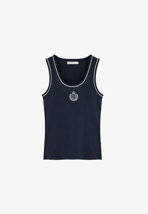 Top canotta blu navy in cotone, con scollo a giro, piping bianco a contrasto e logo ricamato sul petto.