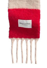 Rode en beige wollen sjaal met een franjerand, voorzien van een rechthoekig label van Marc O'Polo met de tekst "EST. IN STOCKHOLM."