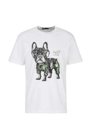 Witte katoenen t-shirt met een zwart en groene geïllustreerde Franse bulldog met een bril, gedetailleerd met een outfit met camouflagepatroon.