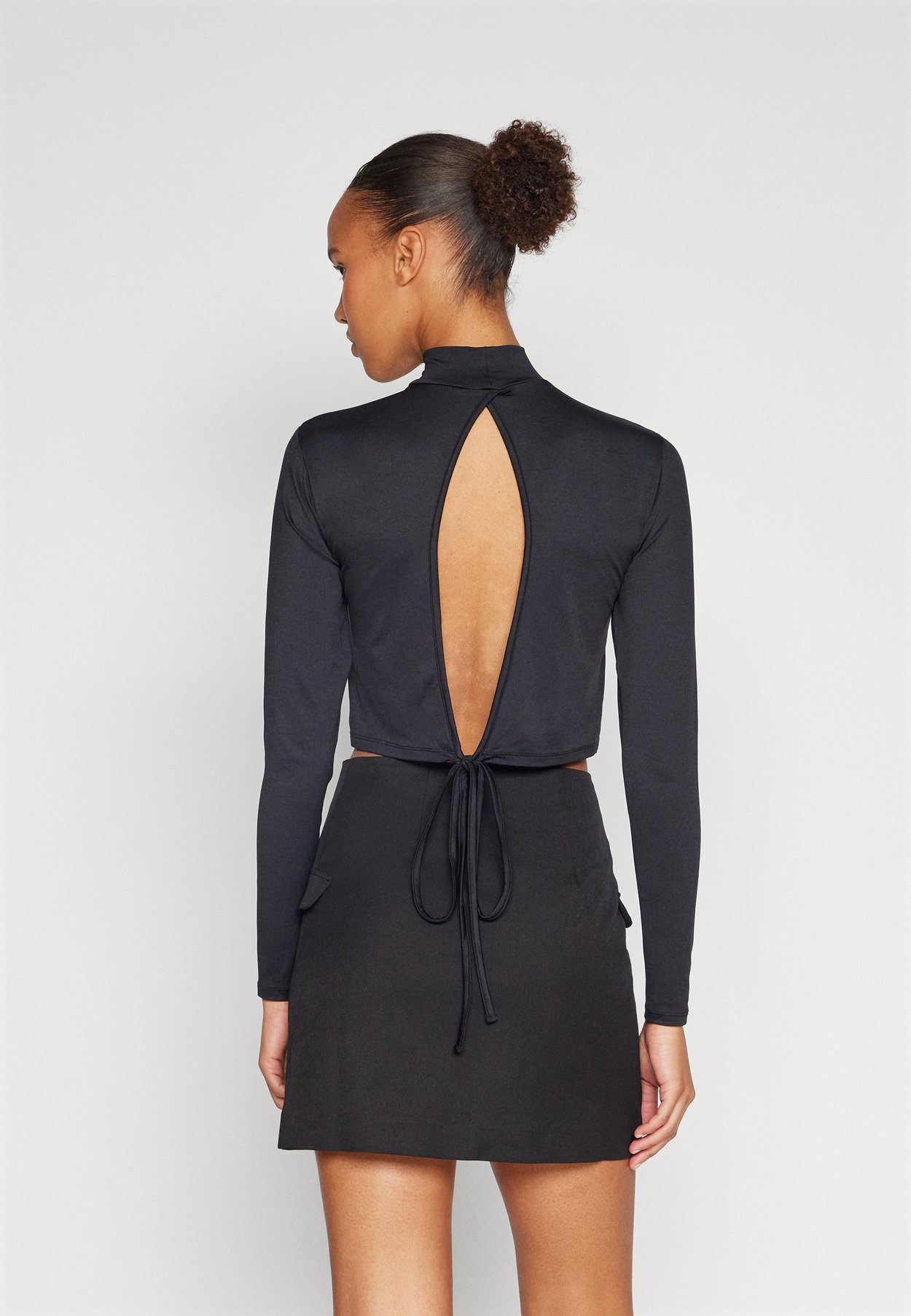 ONLEA OPEN BACK 