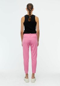 Object OBJLISA SLIM PANT - Broek - wild orchid