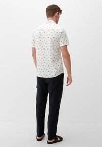 s.Oliver STRETCH - Hemd - weiß