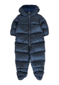Granatowy puchowy kombinezon zimowy z kapturem, posiada pikowany wzór, przedni zamek błyskawiczny i elastyczne mankiety dla ciepła i wygody.