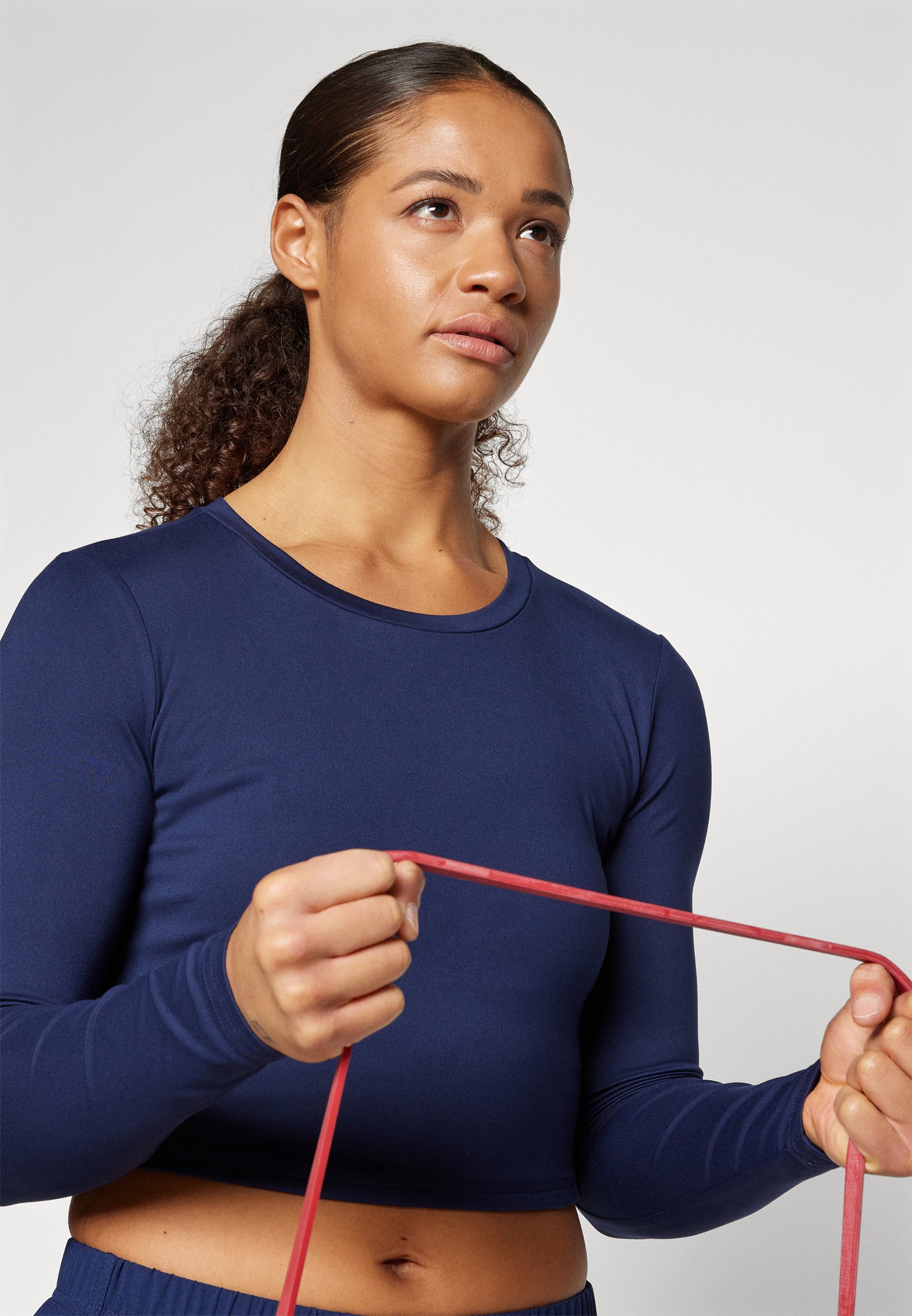 ONLY Play ONPCALZ CROP TRAIN BRA TOP - T-shirt à manches