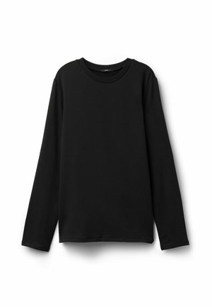 Czarna longsleeve z gładkiego materiału. Posiada okrągły dekolt, luźny krój i prosty dół bez widocznych wzorów czy akcentów.