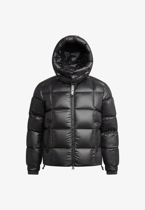 Schwarze Pufferjacke mit Kapuze, gestepptem Muster, frontalem Reißverschluss, seitlichen Taschen und verstellbaren Kordelzügen an der Kapuze und dem Saum.