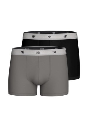 Zwei Paar Herrenboxershorts, eines grau und eines schwarz, jeweils mit einem hellgrauen Bund mit wiederholendem "M1"-Logo.