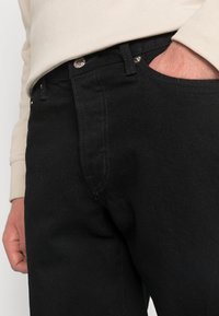 Edwin Ravne kavbojke - black denim