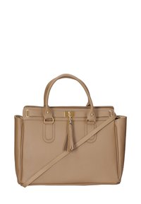 Beige handtas van gestructureerd faux leer, met twee handvatten aan de bovenkant, een verwijderbare schouderband en een decoratieve kwastdetail met gouden hardware.
