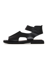 Bokapántos szandálok - black