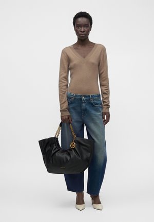 MICHAEL Michael Kors, INDIE CINCH TOTE - Bevásárlótáska - black