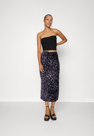 Pieces PCKAM HW MIDI - Pencil φούστα - black/purple silver sequins