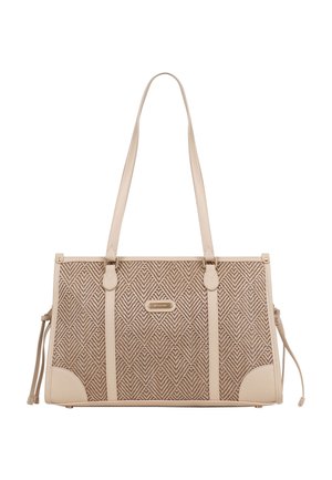 Beżowa torba typu tote z długimi rączkami, geometrycznym wzorem tkanym, skórzanym wykończeniem, bocznymi troczkami oraz małą prostokątną plakietką z logo na środku.