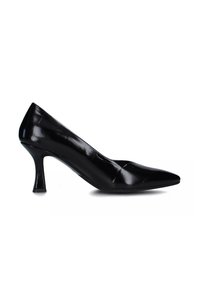 Pumps neri in pelle con tacco alto, punta affusolata, texture lucida e tacco a cono. Presentano un delicato dettaglio trapuntato lungo la parte superiore.