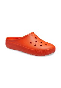 Sabot orange en matériau léger, avec un bout fermé, des trous latéraux pour la ventilation et une semelle texturée pour l'adhérence.