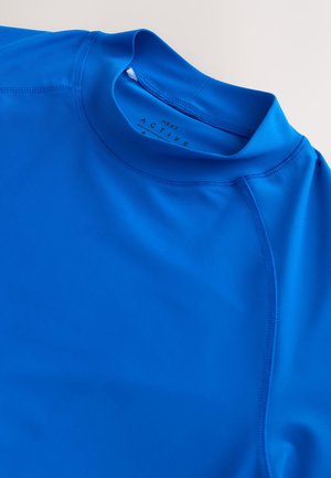 Next, - T-shirt basic