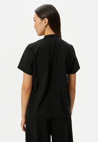 Koton SHORT SLEEVE MANDARIN  - Camicia - black