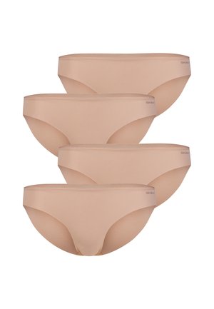 Fire beige sømløse kvinde-bikinibunddele stablet, hver med et lille logo på venstre side af taljebåndet.