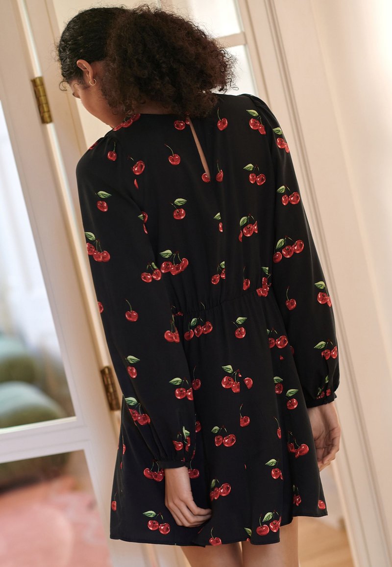Next Day dress - black cherry print/black - Zalando
