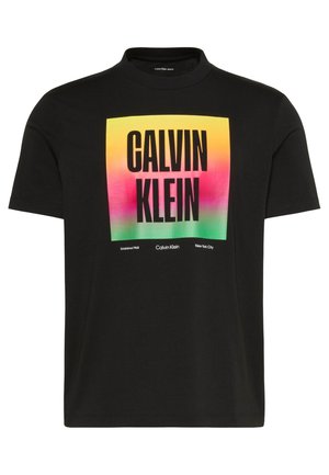 Calvin Klein Jeans, 20S CALVIN KLEIN PRIDE26  - T-shirts med print - black