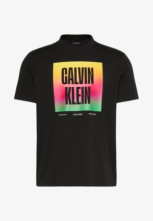 Calvin Klein Jeans, 20S CALVIN KLEIN PRIDE26 - T-shirts med print - black