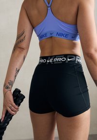 Nike Performance SHORT - Legíny - black/iron grey/white