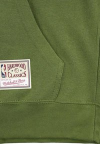 Mitchell & Ness FLIGHT CHICAGO BULLS - Kapuzenpullover - olive